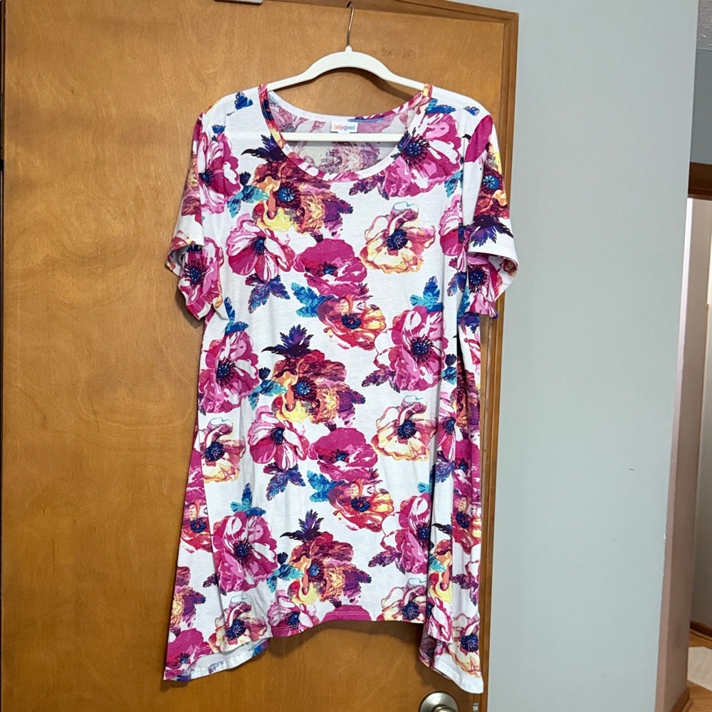 LulaRoe Tropical Floral Print Short Sleeve Top